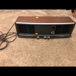 Lloyd AM, FM 1940 radio, works